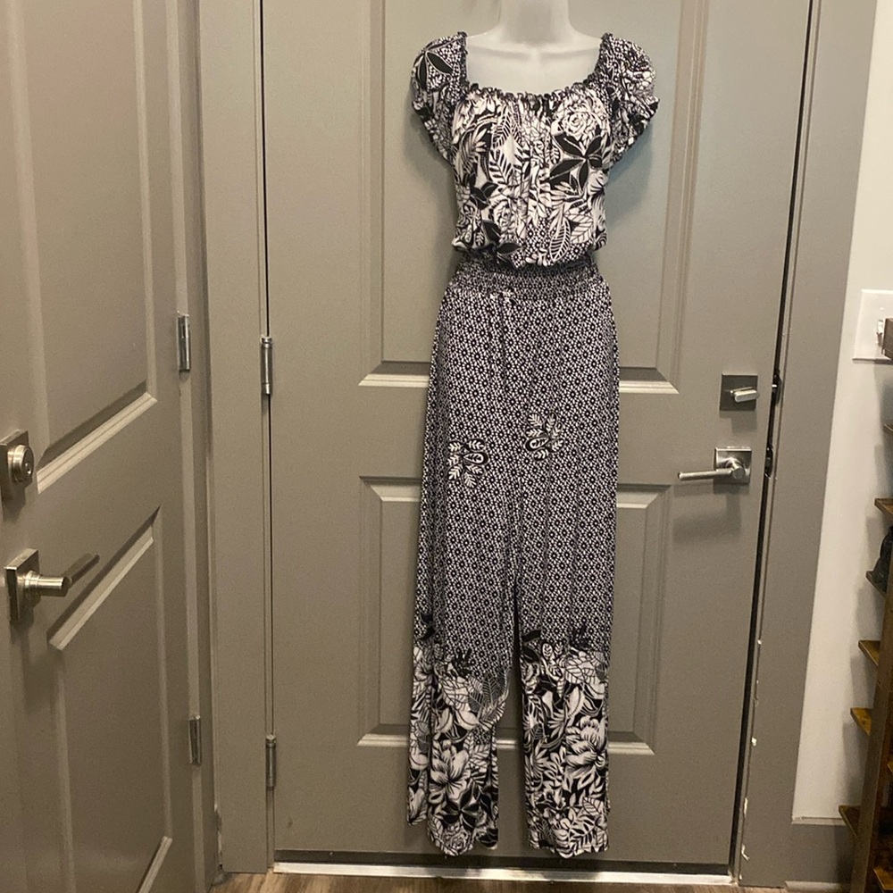 NWT Black And White Floral Summer Jumpsuit